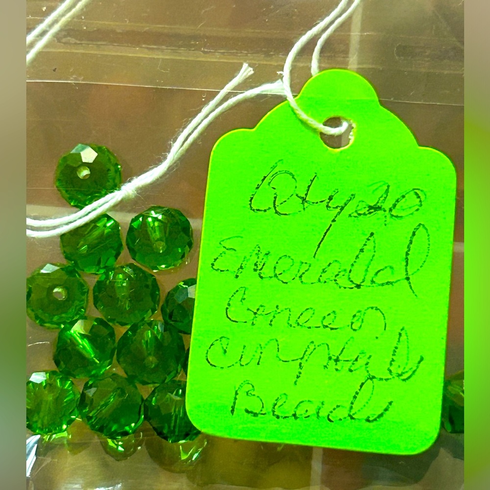 Beautiful Emerald Crystal Beads. 1Bag of 20 beads.